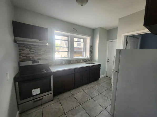 132 N Grove St #6E, East Orange, NJ 07017