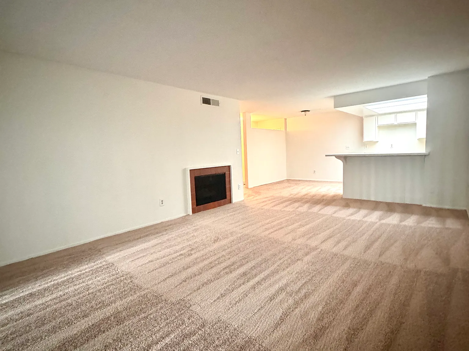 4901 Whitsett Ave — Photo 2