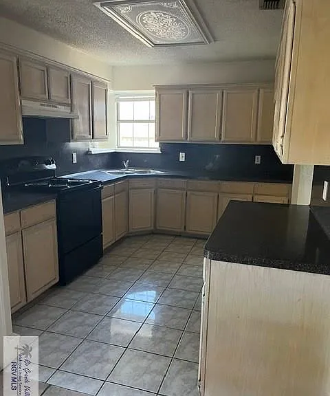 2714 E Mark Cir — Photo 13