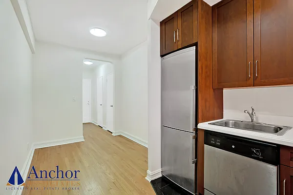 Rented by Anchor Associates | media 22