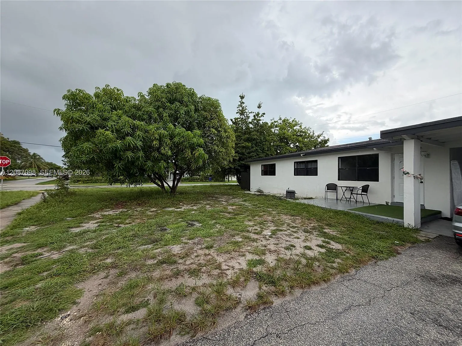 Lauderdale Villas — Photo 2