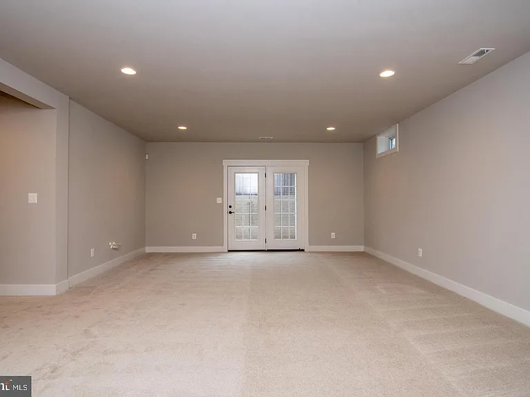 6928 Regent Ln — Photo 64