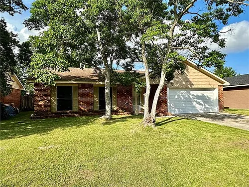310 Foxcroft Dr Photo 1