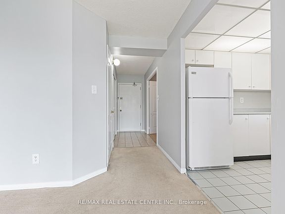 5th image of 26 Hall Rd #406