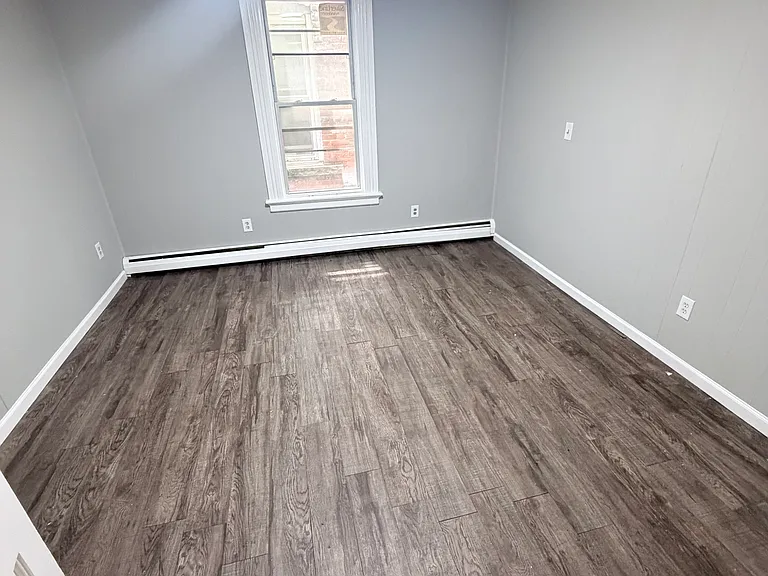 995 Bank St #2NE — Photo 2