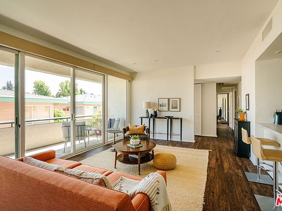 3rd image of 960 San Pasqual St APT 203