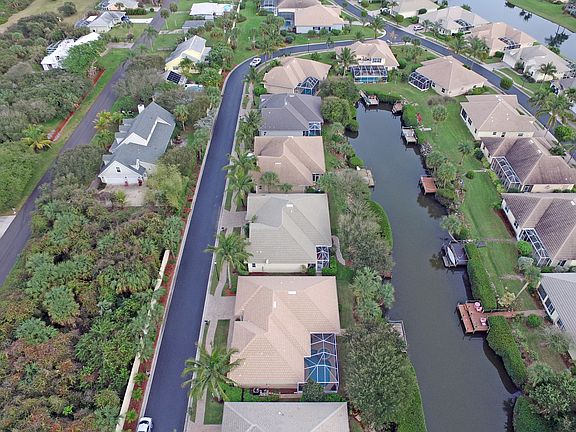 4th image of 381 Pentland Drive