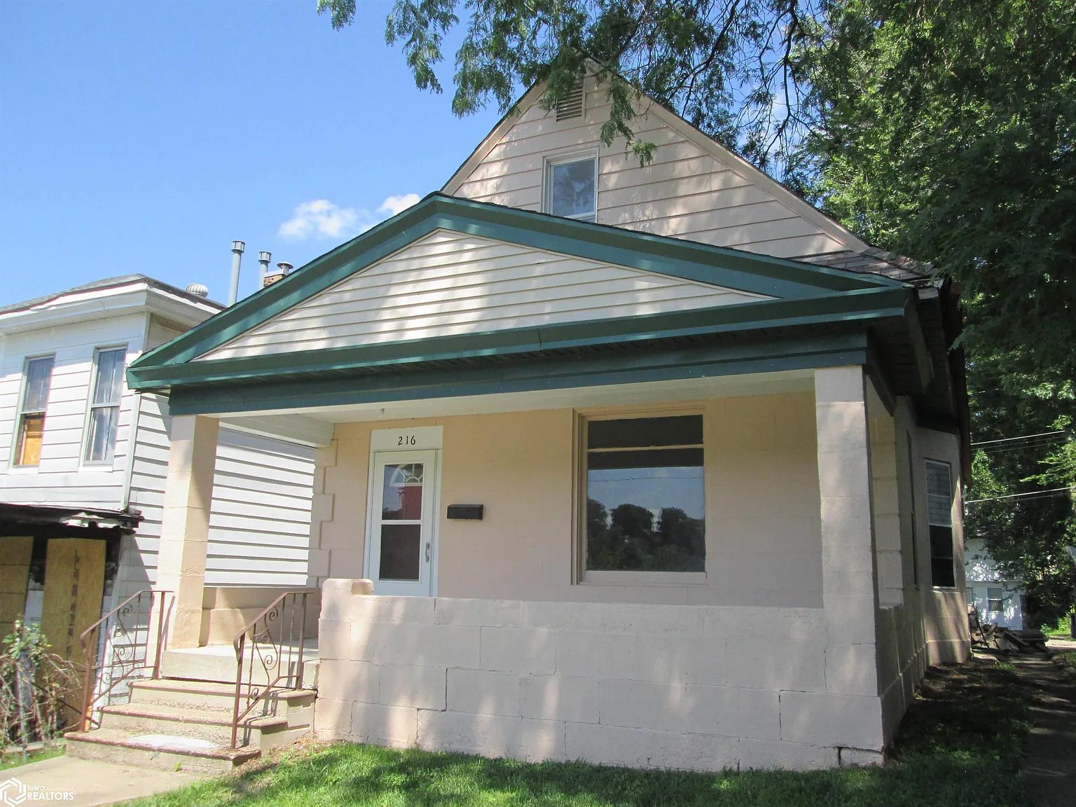 216 S 10th St photo 1