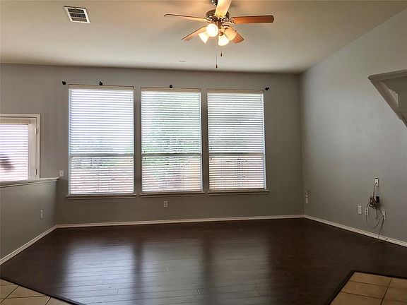 3rd image of 1188 Oak Hill Ln