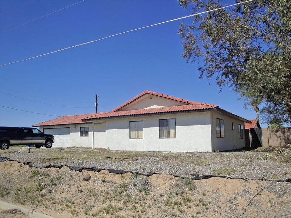 2nd image of 3795 Terra Loma Dr