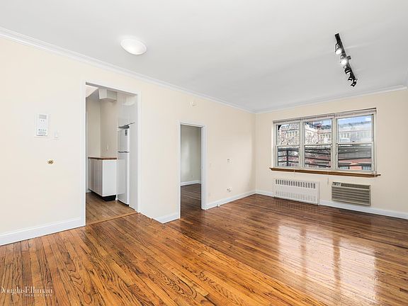 3rd image of 320 W 19th St APT 5C