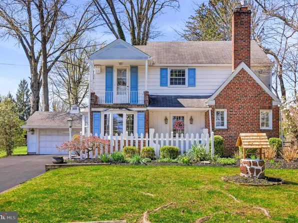 2240 Pioneer Rd, Hatboro, PA 19040