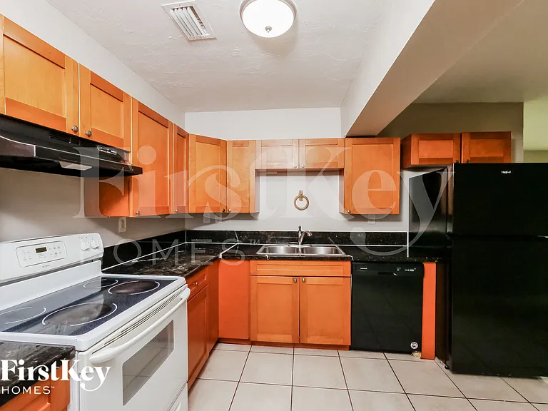 4531 NE 5th Ave — Photo 11