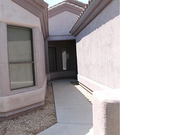 3rd image of 2912 Esmerelda Dr