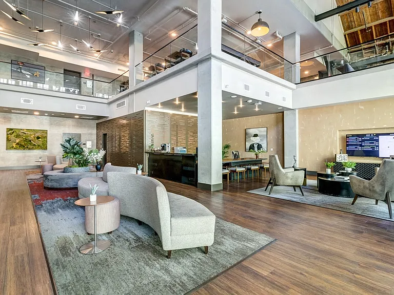 Axis Oakland — Photo 65