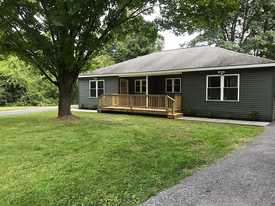 Apart on left for rent... The right will be available in Jan