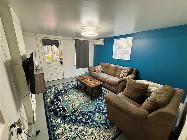 4509 Annunciation St #B — Photo 11