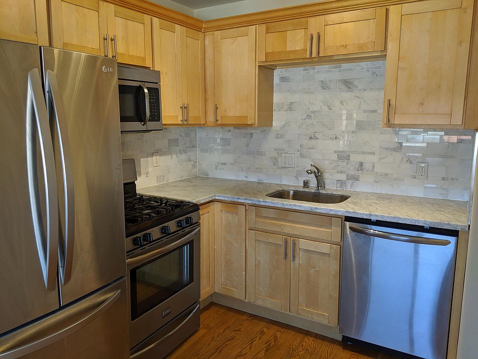 1st image of 425 Judah St APT 302