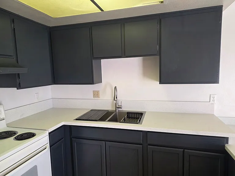 1525 Sierra Vista Dr — Photo 7