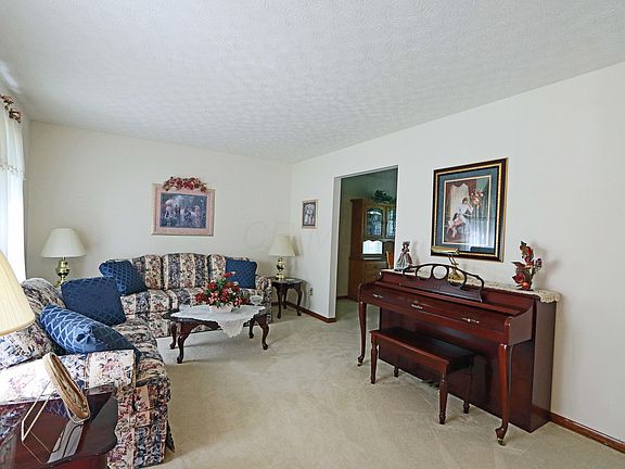 3rd image of 388 Harvest Ct