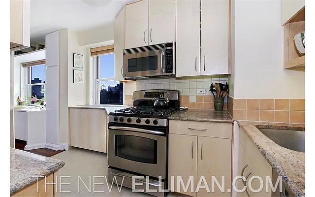 Sold by Douglas Elliman | media 18