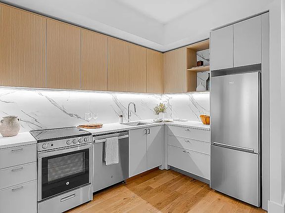 3rd image of 38-27 32nd St #909