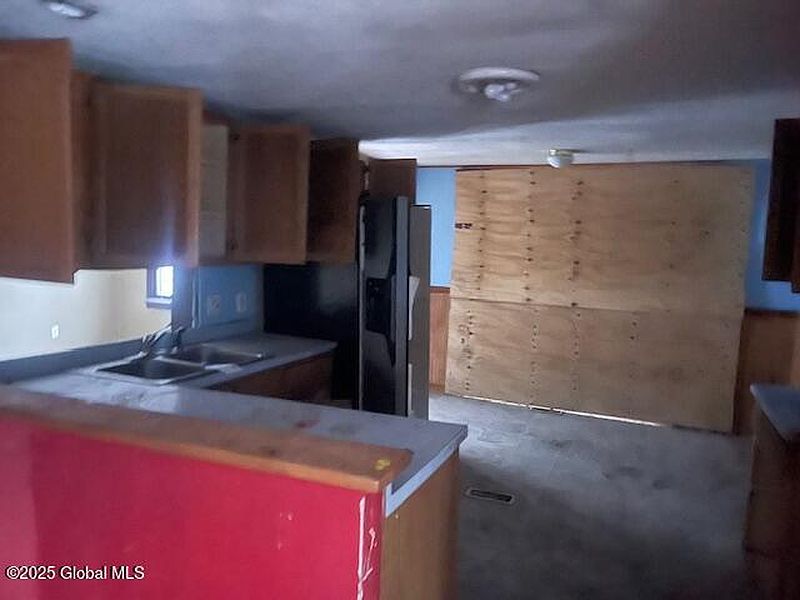 2nd image of 1199 Palisades Road