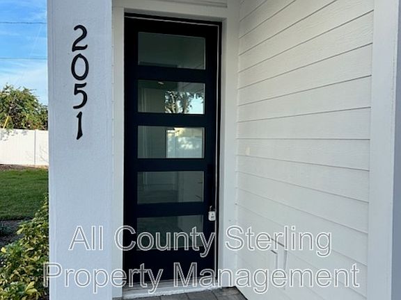 2nd image of 2051 Peel Ave