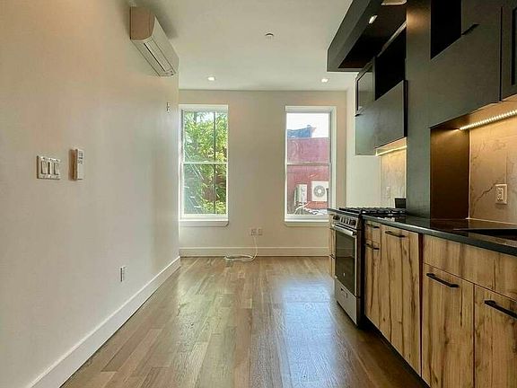 3rd image of 1054 Dean St #2D