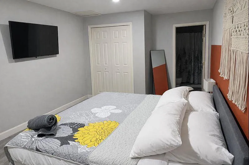 4 bed, 3.0 bath, 1847 sqft, $1,044 — Photo 1