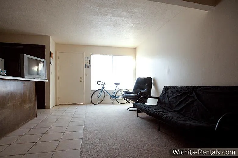 415 N Lorraine Ave - W206 — Photo 3