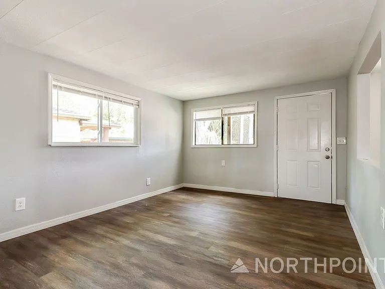 2510 38th St S — Photo 3