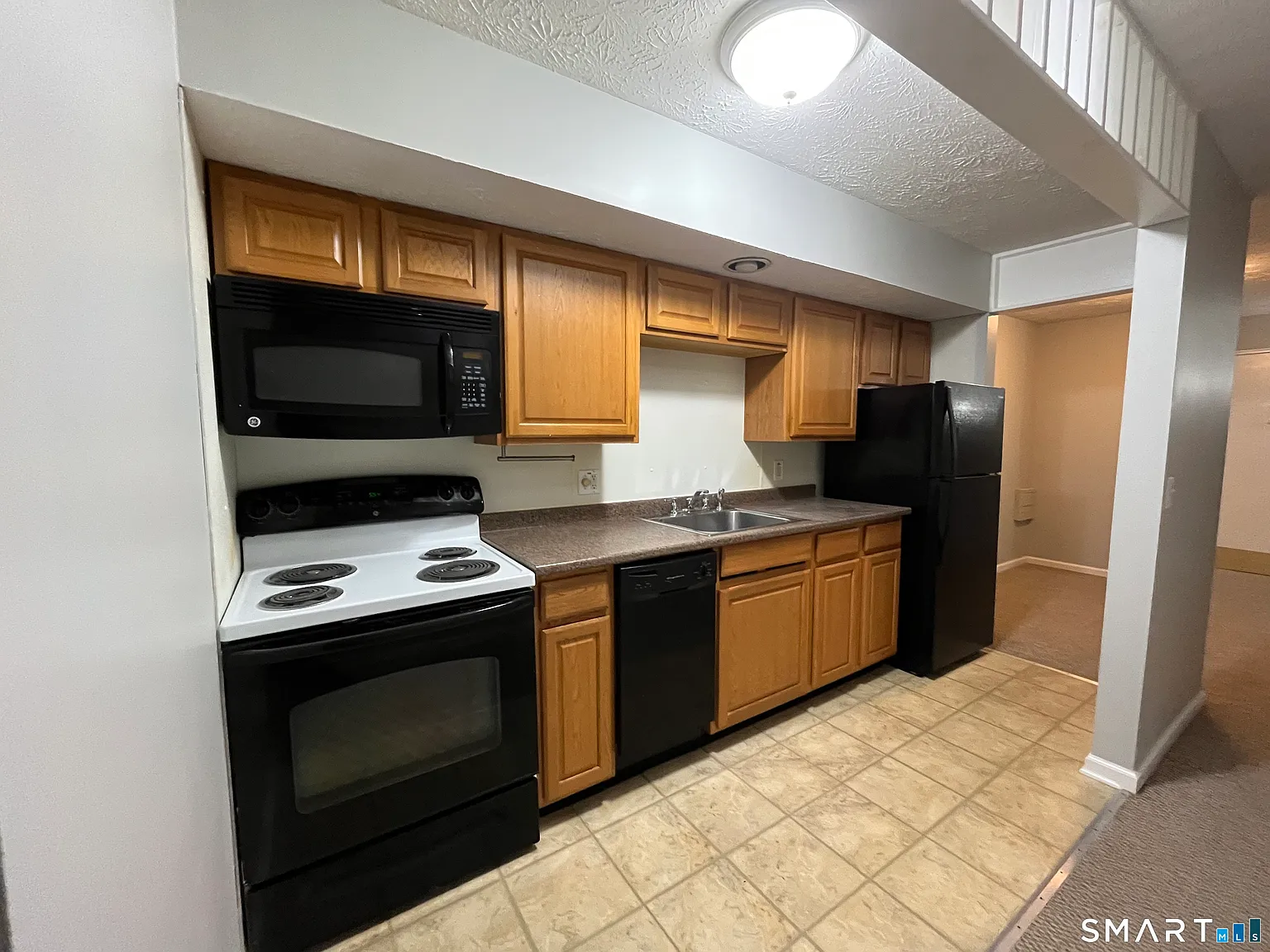 1 bed, 1.0 bath, 714 sqft, $1,550 — Photo 2