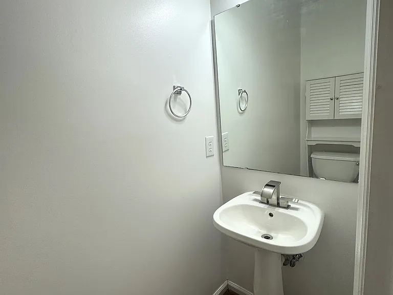 1050 Roundabout Rd — Photo 5