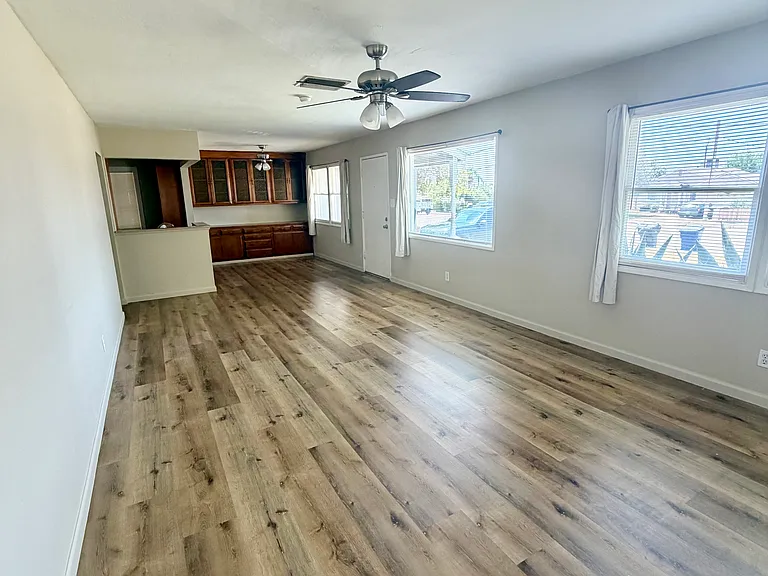 808 Ann Arbor Dr — Photo 2