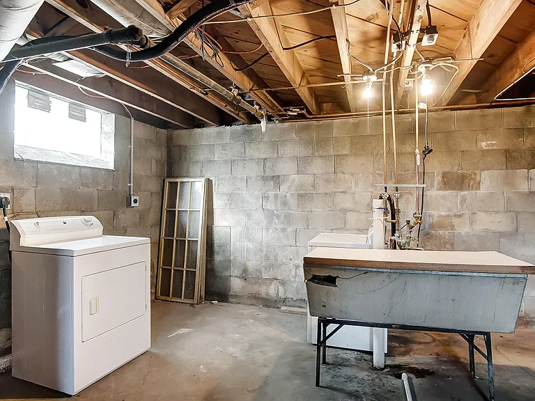 1440 Elmwood Ave — Photo 14