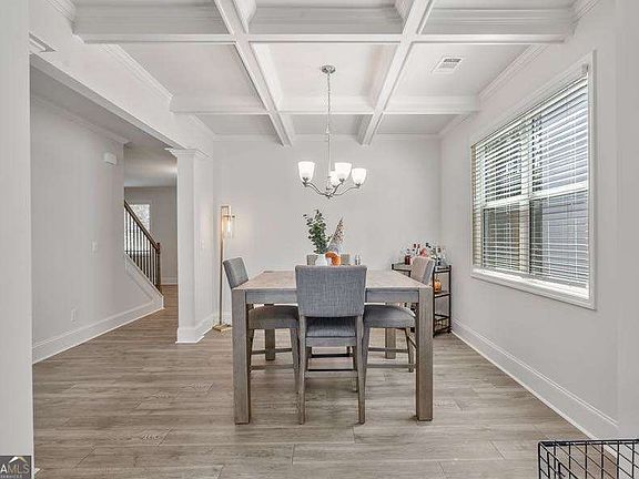 5th image of 312 Garnet Dr