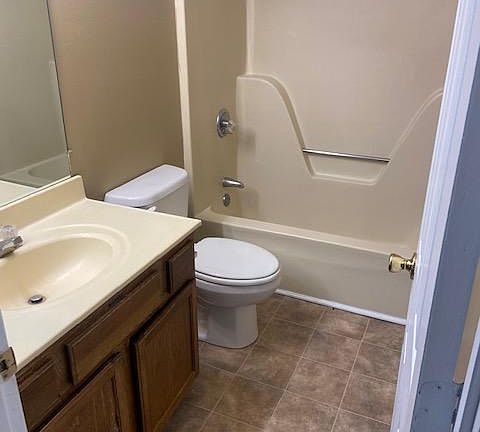 5th image of 337 Churchill Dr #2