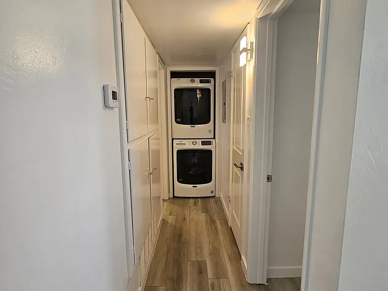 Town & Country Apartments — Photo 16