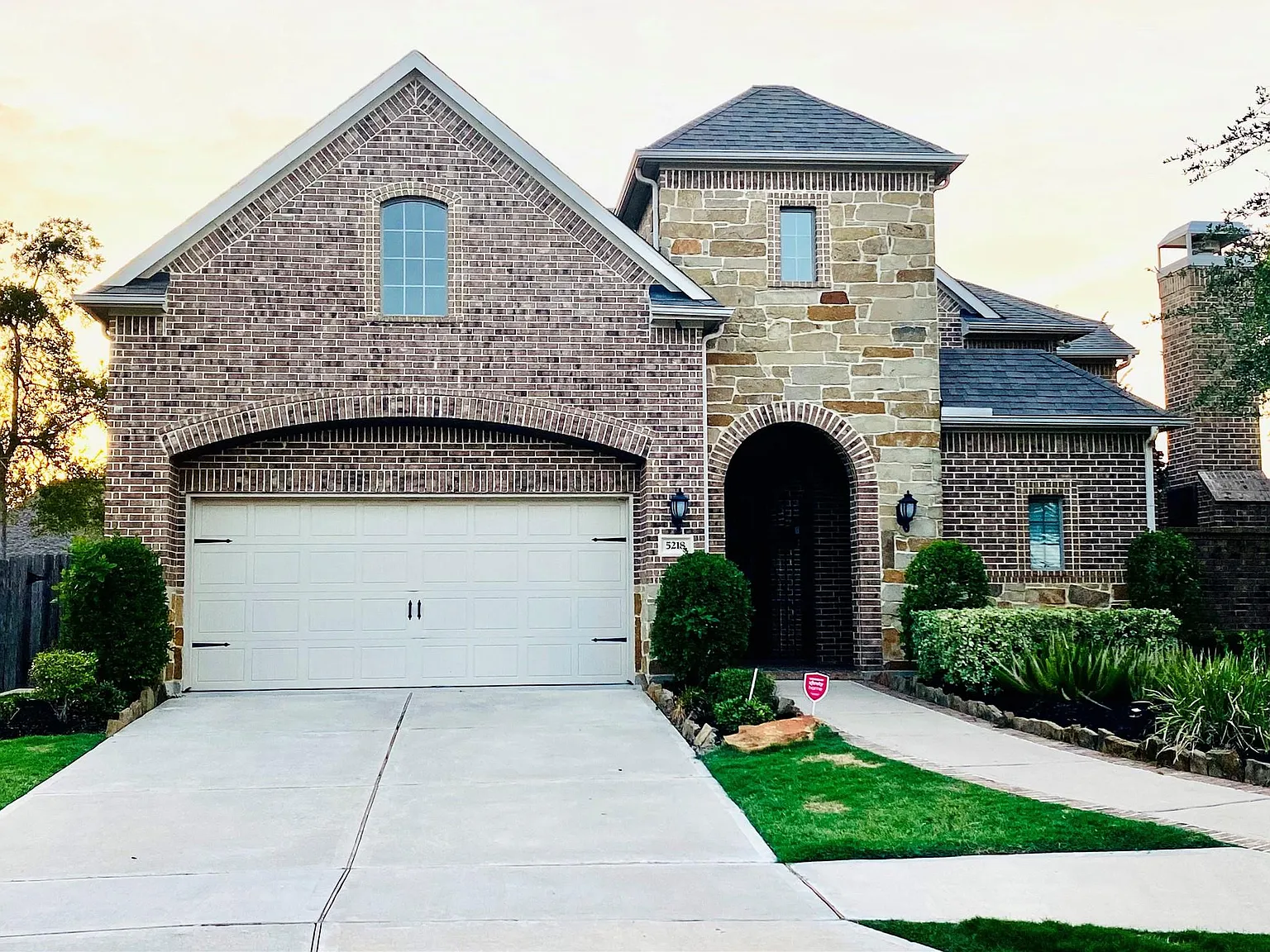 4 bed, 3.5 bath, 3864 sqft, $5,150 — Photo 3