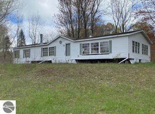 13656 220th Ave, Leroy, MI 49655