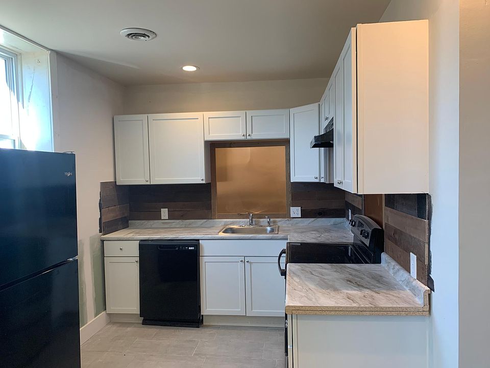 1st image of 2822 Osage St #2