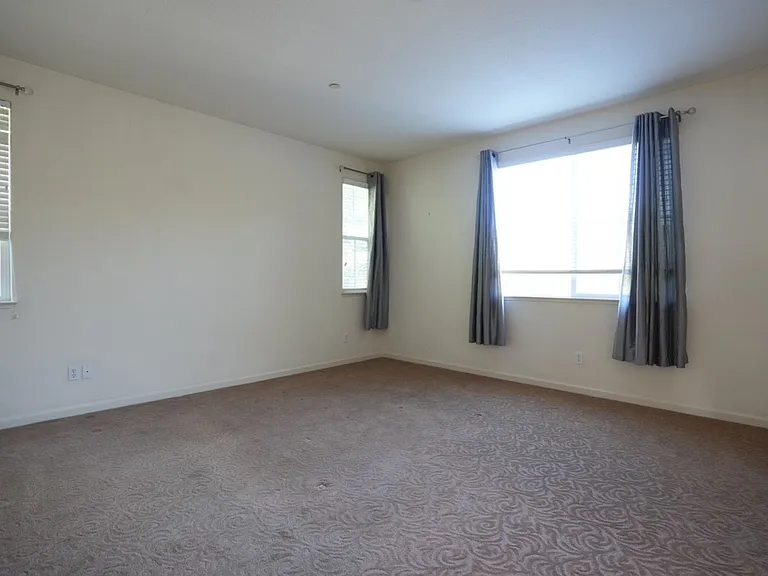 940 Chelebrooke Ct — Photo 17