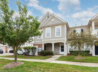 8210 Addington Dr #91, Walled Lake, MI 48390
