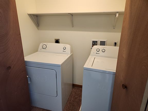 4th image of 203 S Main St #10727756