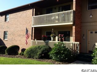 101 Oakwood Pl, Hendersonville, NC 28792