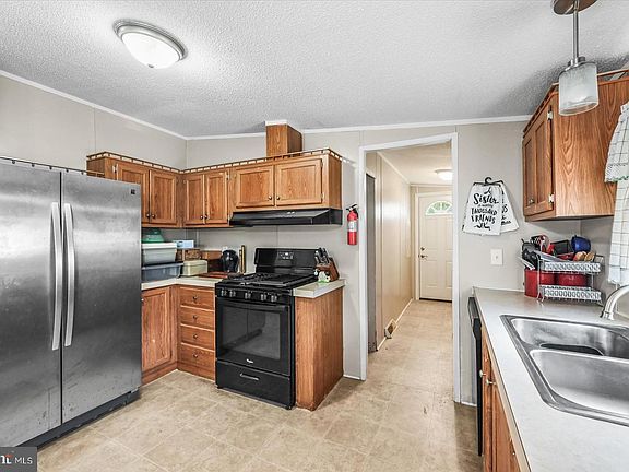 2nd image of 68 Dew Drop Rd