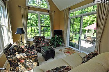 5th image of 558 Bay Hill Dr