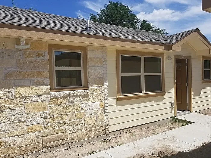 2 bed, 2.0 bath, $825 — Photo 3