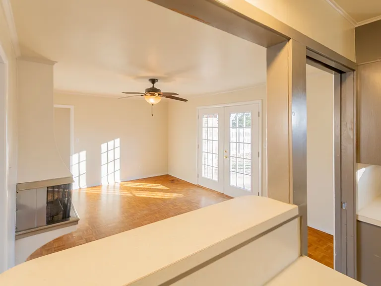 2730 W Country Club Dr — Photo 3
